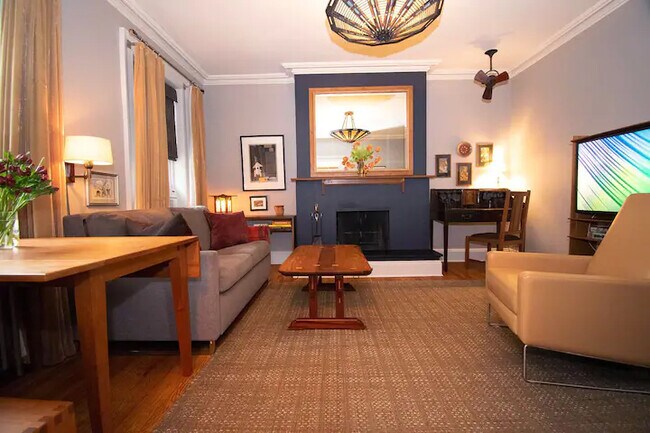 living room - 18 Schermerhorn St