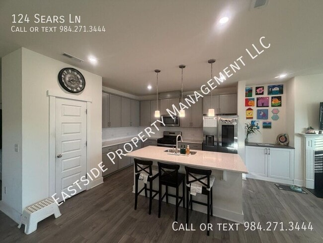 Building Photo - 124 Sears Ln