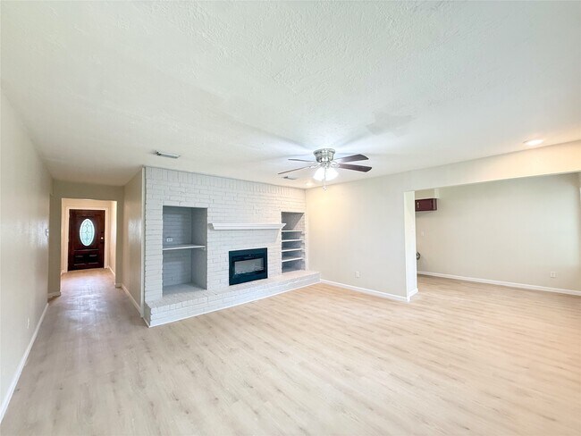 Foto del edificio - 4251 Rosegate Dr