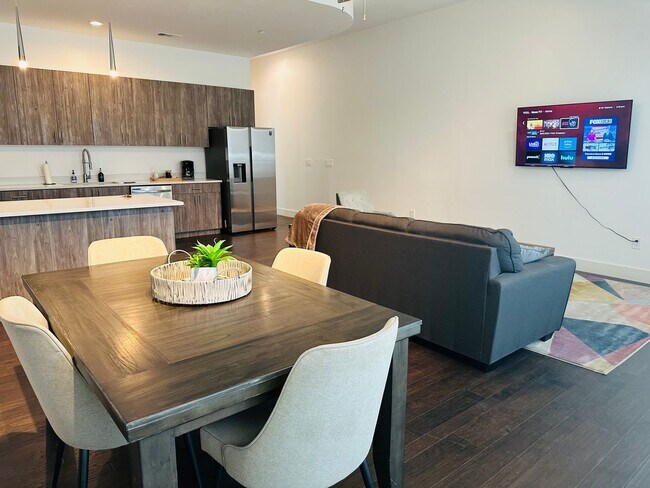 Building Photo - Modern 1 Bedroom in The Cedars