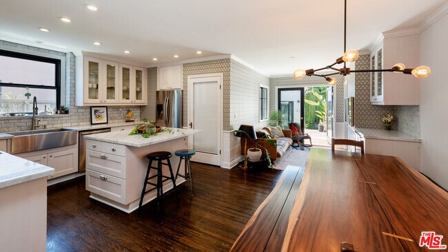 Building Photo - 4234 Brunswick Ave