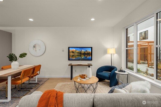 Foto del edificio - 8326-8313 13th Ave NW