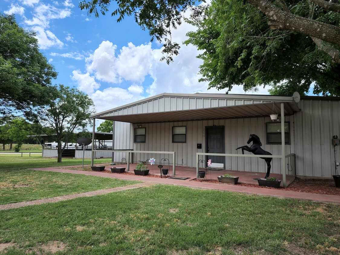 4324 Tin Top Rd, Weatherford, TX 76087 - House Rental in Weatherford ...