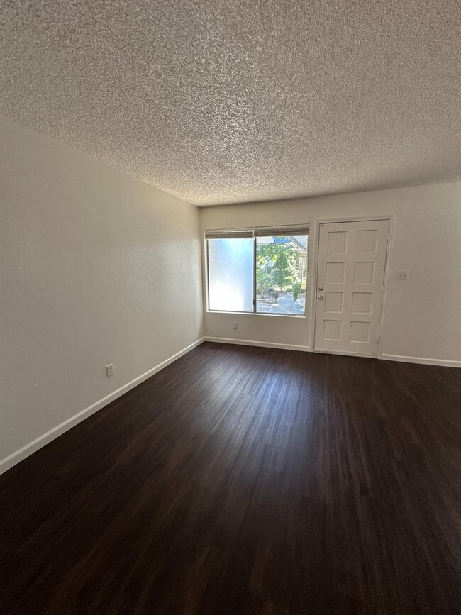 Building Photo - 1409 W Fairmont Ave