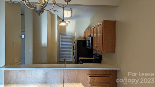 Building Photo - 8949 Cinnabay Dr