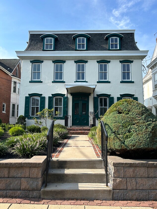 112 S Main St Unit 1, North Wales, PA 19454 Apartments in North Wales