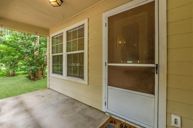 Building Photo - 10671 Royal Forest Dr