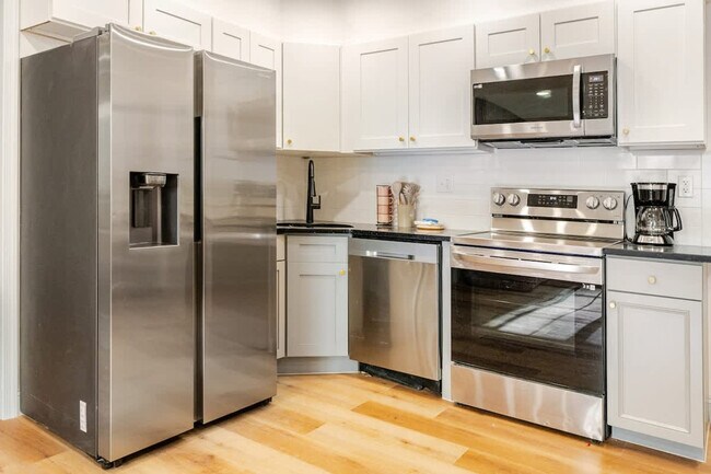 Foto del edificio - 1384 Ridge Ave