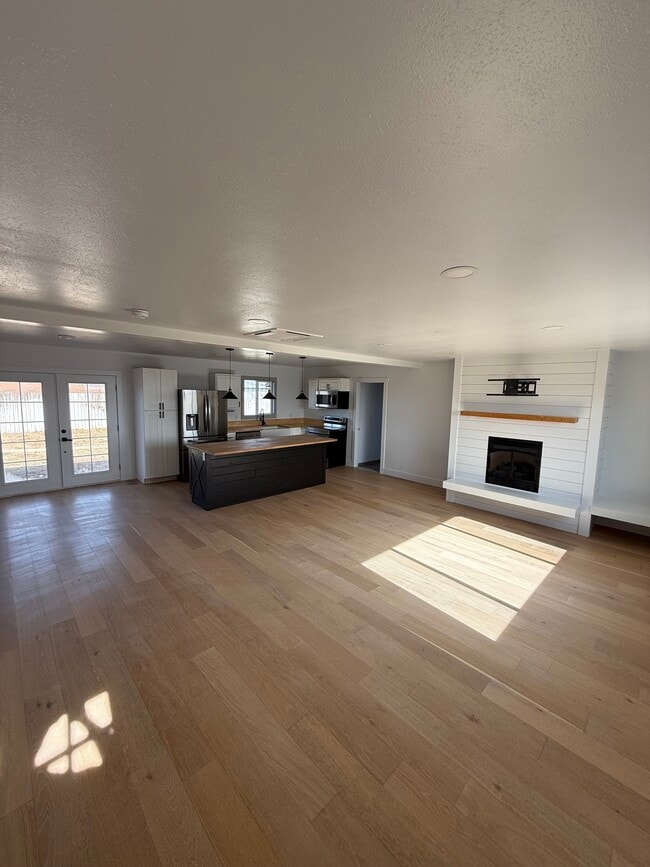 Foto del edificio - 633 E Pinion Ridge Rd