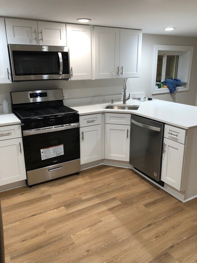 Foto principal - 3743 N Sawyer Ave