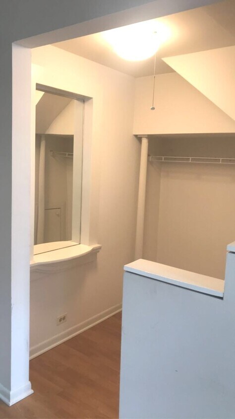 Foto principal - 1614 N Wood St