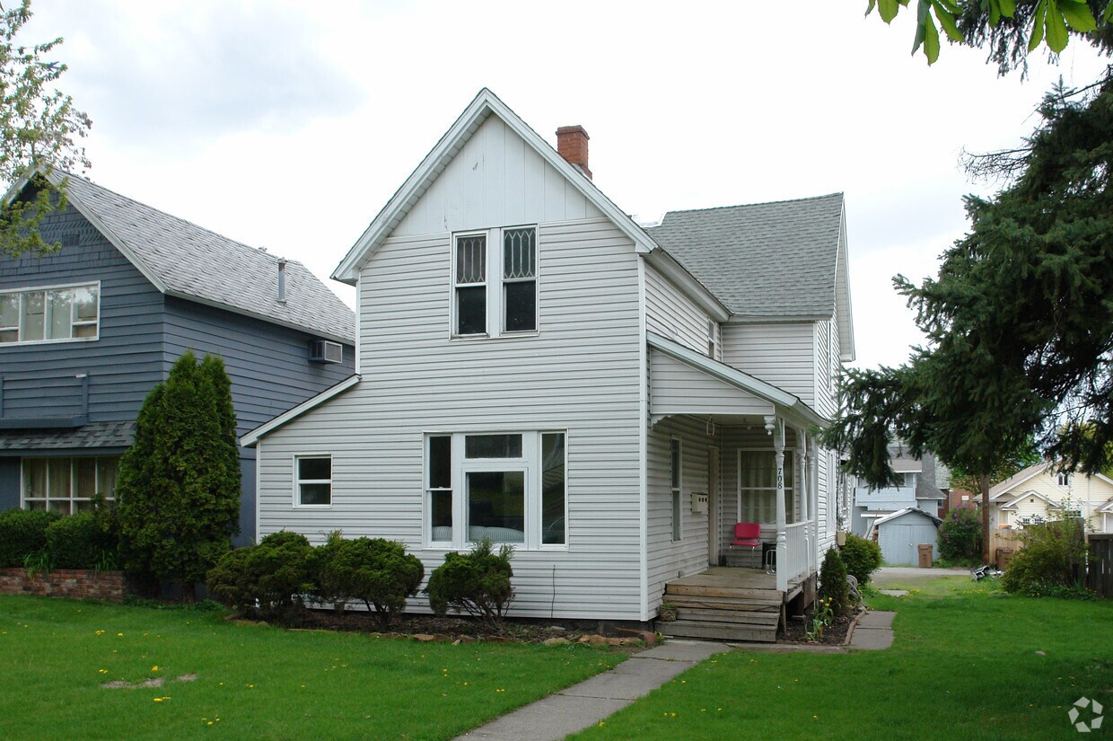 Primary Photo - 708 W Augusta Ave