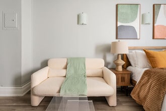 Building Photo - 240 W 73rd St