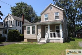 Building Photo - 31 Stewart Pl