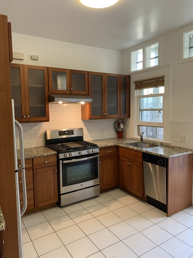 Building Photo - 442 Tehama St