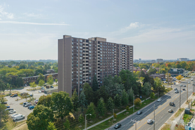 Building Photo - 3275 Sheppard Ave E