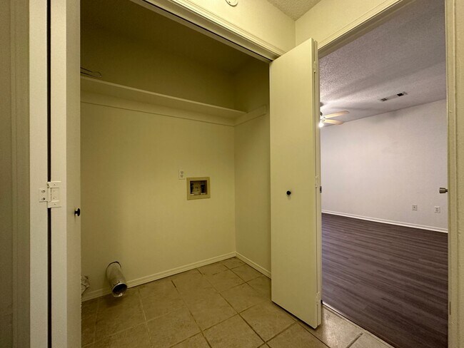 Foto del edificio - * Move-In Special * Gorgeous 3 Bed / 2 Bat...