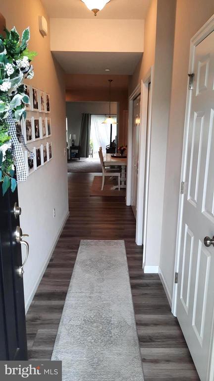 Foto del edificio - 1736 Fairbank Ln