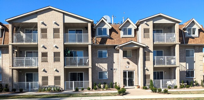 Building Photo - 1323 Langlois Av