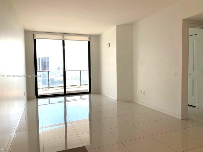 Foto del edificio - 1 br, 1.5 bath Condo - 1600 NE 1st Ave Apt...