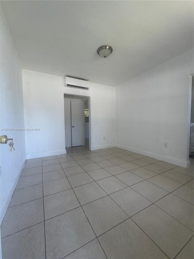 Foto del edificio - 1590 NW 56th St