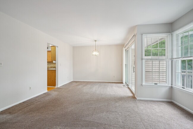 Building Photo - 7 Dorset Ln