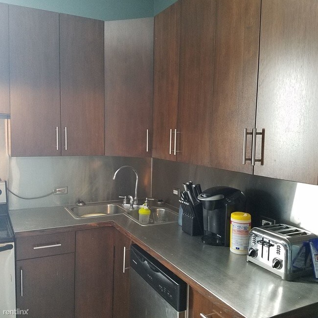 Building Photo - 2 br, 2 bath Condo - 2024 W Webster Ave