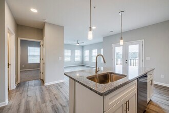 Building Photo - Parkway at 31 Apartments