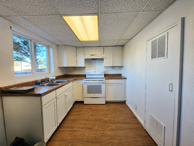 Building Photo - 1120 Minnequa Ave