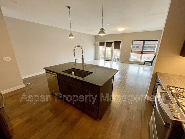 Foto del edificio - 901 E 2nd Ave