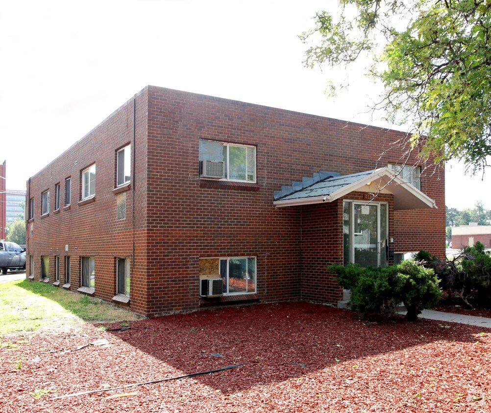 1732 Paris Street Apartments in Aurora, CO