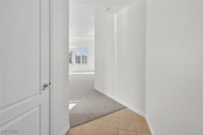Building Photo - 38 E Serene Ave