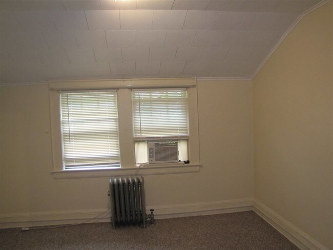 Building Photo - 27 Grenada Pl