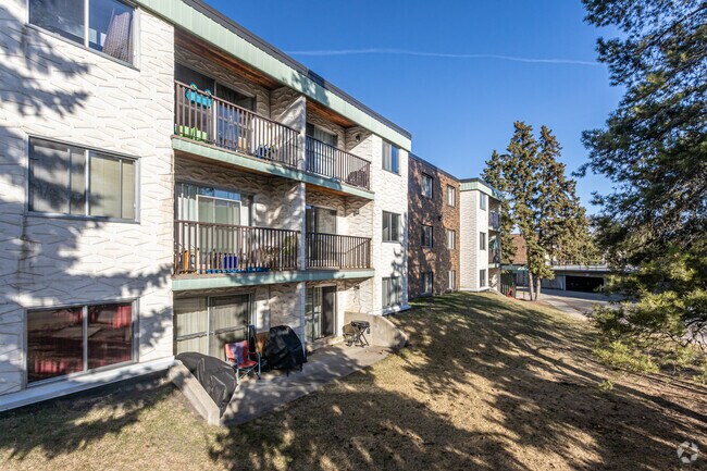 4007 108 St NW - Fairgreen Gardens - Bâtiment C - Fairgreen Gardens