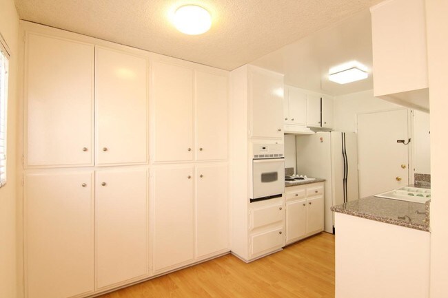 Foto del edificio - 2 bedroom in Los Angeles CA 90035