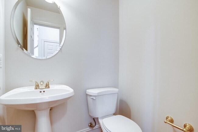 Foto del edificio - 1588 Highland Glen Pl