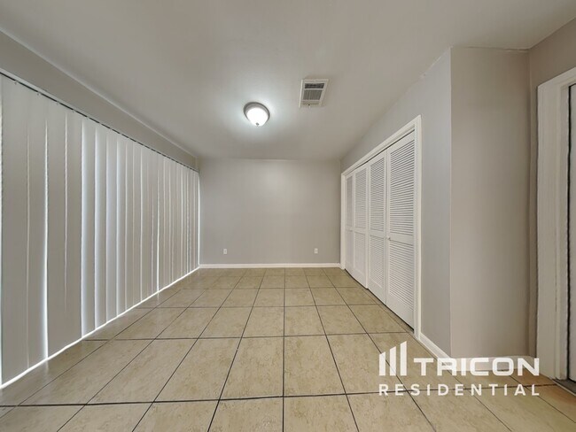 Foto del edificio - 11027 Bellbrook Dr