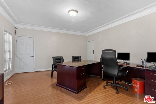 Building Photo - 727 Crenshaw Blvd