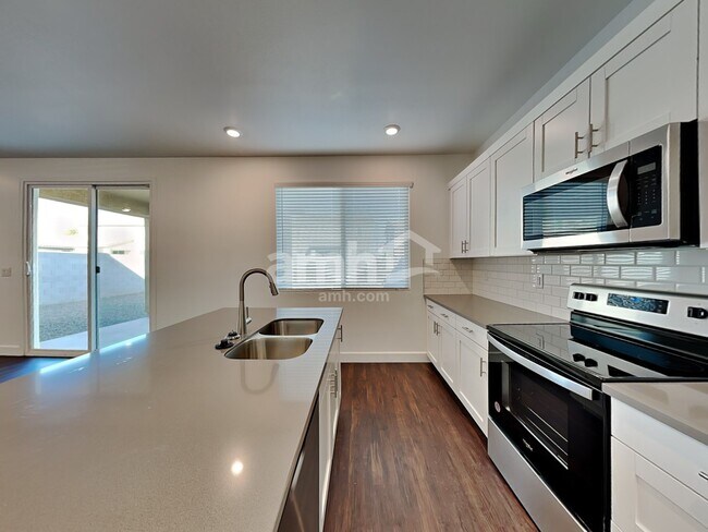 Building Photo - 17148 W Townley Avenue