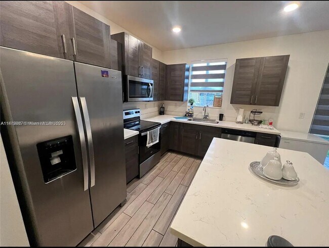Foto del edificio - 1166 SE 23rd Ave