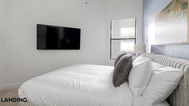 Foto del edificio - 5275 Town and Country Blvd