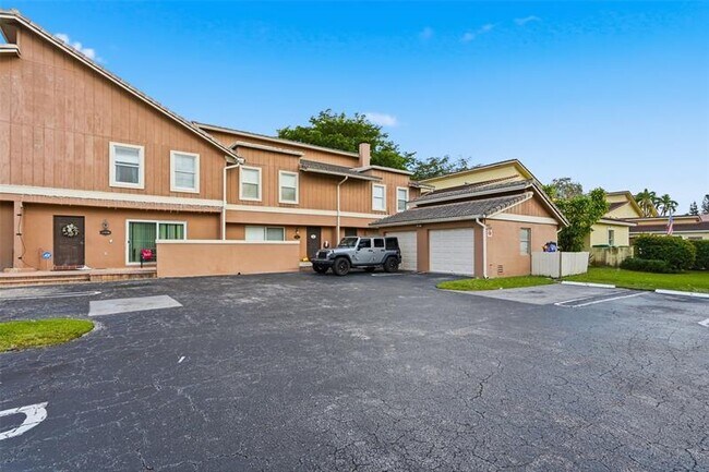 Foto del edificio - 4337 Coral Springs Dr