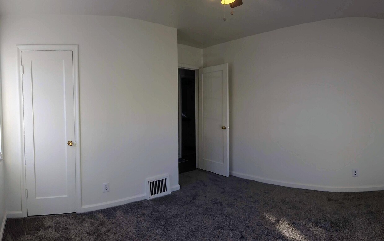 Primary Photo - 761 440 W