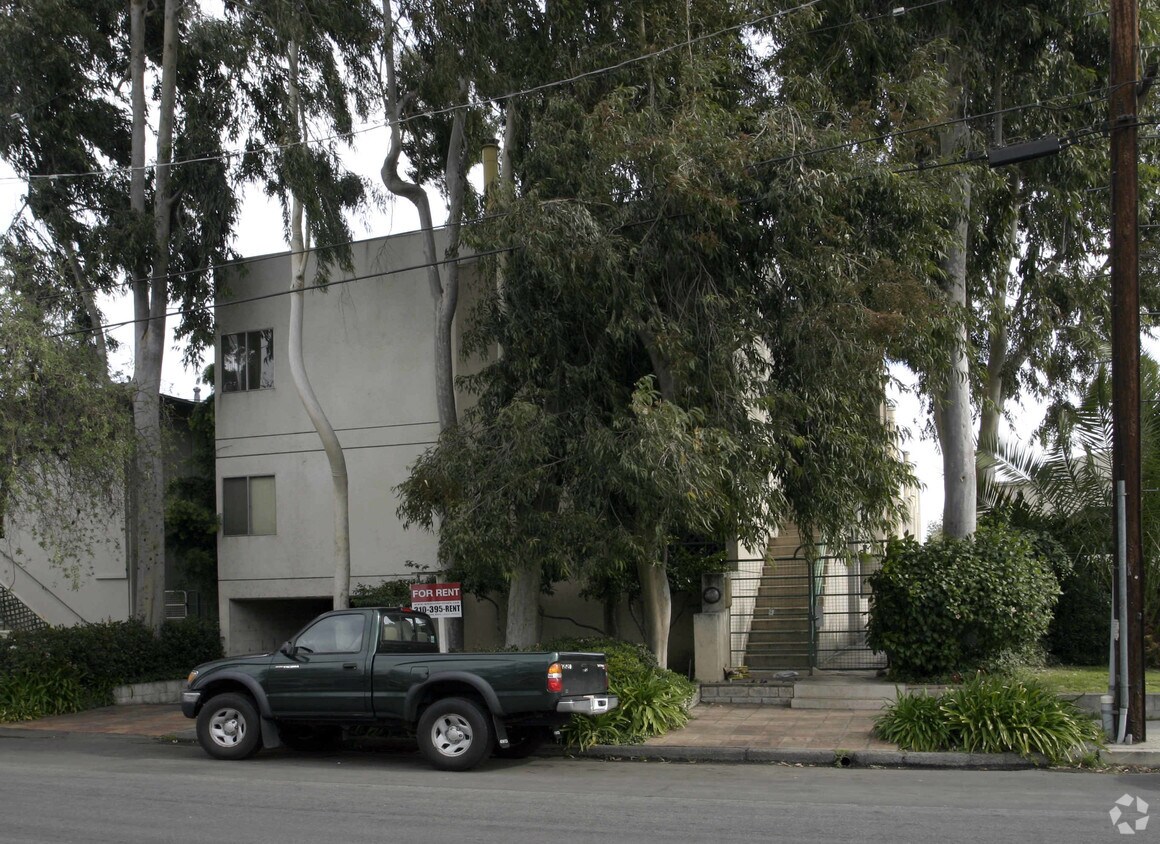 Foto del edificio - 4220 Fair Ave