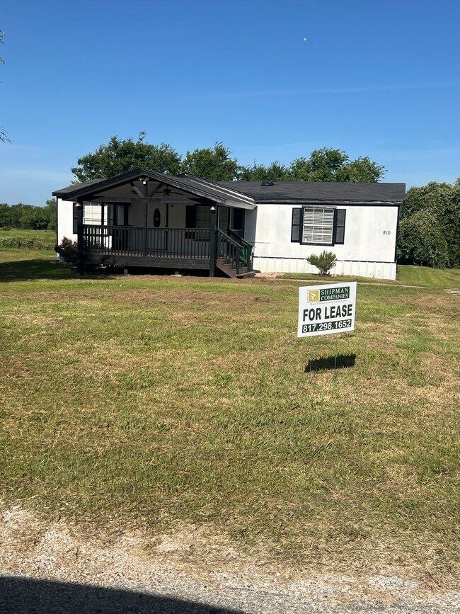 Building Photo - Remodeled 5 Bed | 2 Bath Mobile Home on Ha...