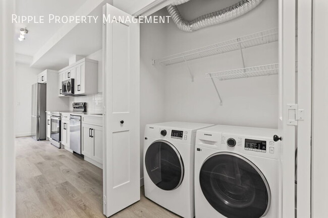 Building Photo - AMAZING 1 BED/ 1 BATH CONDO WITH PETS ALLOWED!