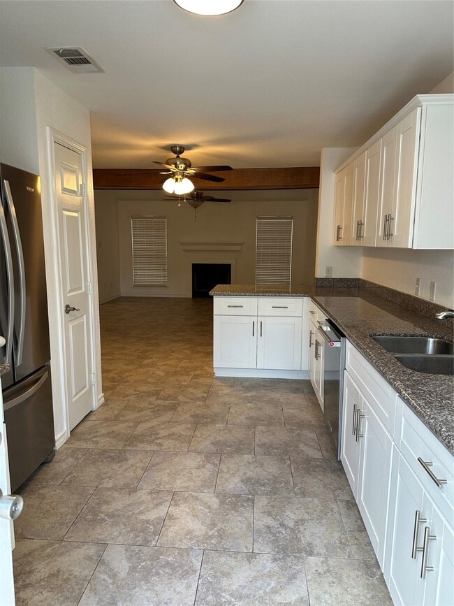 Building Photo - 56 Hideaway Dr
