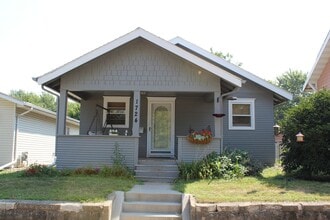 Building Photo - 1724 S 8th Ave
