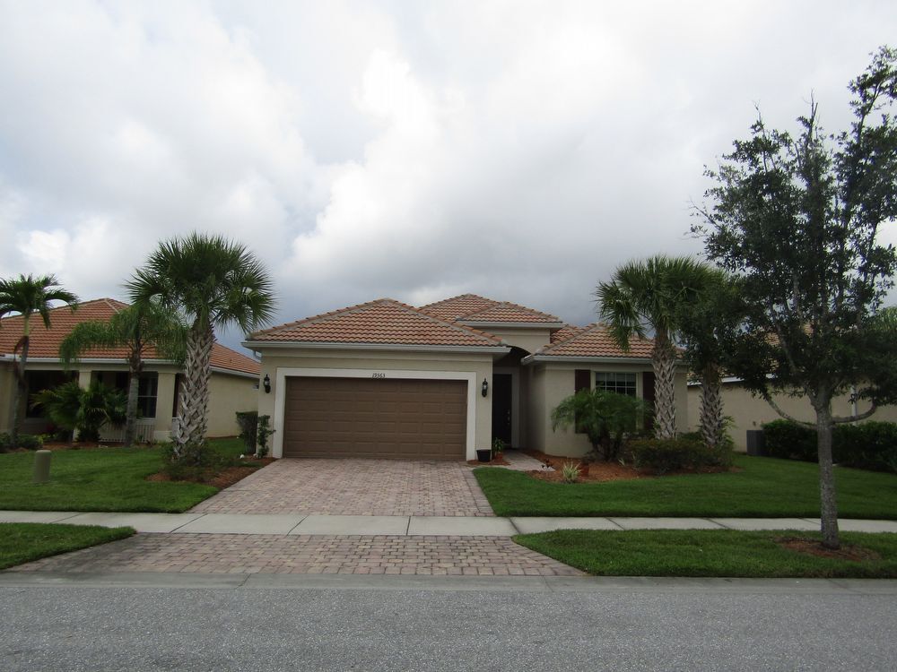 Primary Photo - Pet Friendly Island Walk Annual Rental
