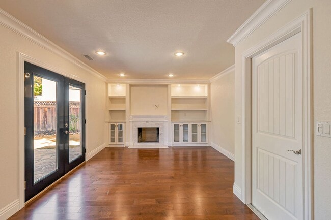 Building Photo - Wow! What a Great Home! Available Now!